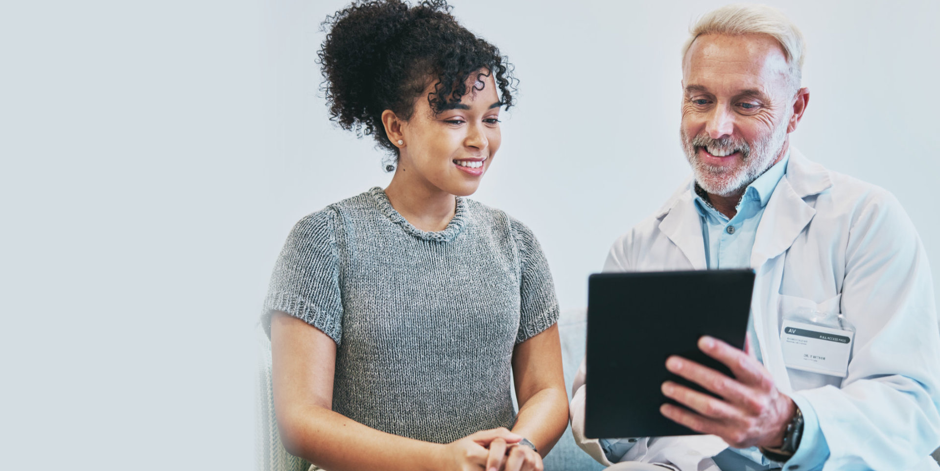 woman talk to doctor